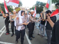 Penyampaian Aspirasi di Kedubes AS Berlangsung Kondusif, Polisi Bagikan Snack ke Peserta Aksi