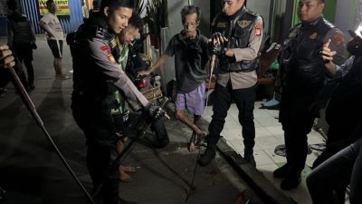 Patroli Perintis Presisi Gagalkan Tawuran di Jaktim, 4 Pemuda dan 12 Sajam Diamankan