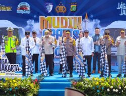 Melepas Peserta Mudik Gratis Polri, Menkes : Jumlah Kecelakaan Menurun Drastis Berkat Pengecekan Kesehatan Sopir