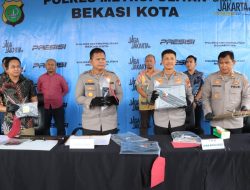 Polres Metro Bekasi Kota Ringkus Pencuri Spesialis ‘Rumsong’ dan 4 Penadah di Jatiasih