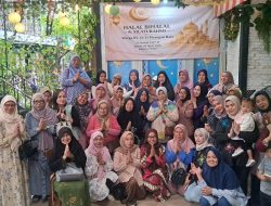 Puluhan Warga RT 12 Pisangan Baru Gelar Halal Bihalal, Perkuat Silaturahmi