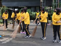 Polwan Polda Metro Jaya Rayakan Hari Kartini dengan Olahraga dan Aksi Bersih Lingkungan