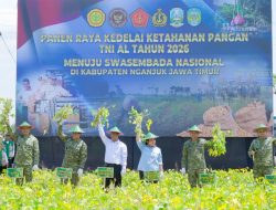 Dukung Ketahanan Pangan Nasional, Kasad Hadiri Panen Raya Kedelai di Nganjuk