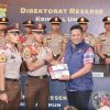 Wadir Reskrimum Polda Metro Jaya Serahkan Referensi Hukum Terbaru kepada 17 Taruna Akpol: Perkuat Profesionalisme Generasi Mendatang