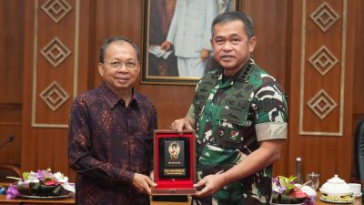Dukung Energi Terbarukan, Kasad Tinjau Pengelolaan Sampah Terpadu di Bali