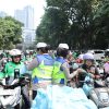 Wujudkan Kemitraan Humanis, Polda Metro Jaya Salurkan 350 Paket Sembako untuk Pengemudi Ojol di Jumat Peduli