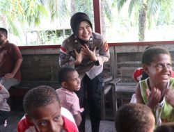 Tawa Anak-Anak Papua Sambut Kehadiran Satgas Damai Cartenz, Hangatkan Panti Asuhan di Keerom
