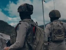 Satgas Damai Cartenz Amankan Ibadah dan Laksanakan Patroli Jalan Kaki di Puncak