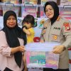 Polwan Polda Metro Jaya Hadir Bantu Warga Bojongsari Lewat Air Bersih dan Sembako