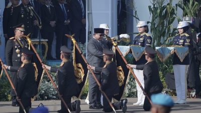 Kapolda Metro Jaya Terima Tanda Kehormatan Nugraha Sakanti dari Presiden RI