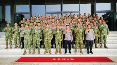 Kapolri Perkuat Soliditas TNI-Polri Lewat Silaturahmi dengan Panglima TNI di Mabes TNI
