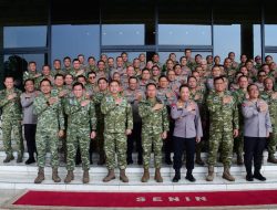 Kasad Dampingi Panglima TNI Terima Kunjungan Silaturahmi Kapolri di Mabes TNI