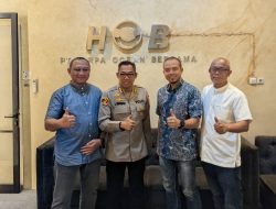 Satgas Kepolisian Operasi Damai Cartenz Terima Bantuan 2.000 Pasang Sandal dari Tiga Perusahaan untuk Masyarakat Papua
